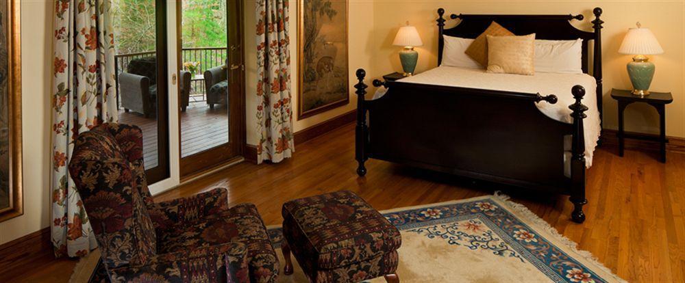 Lodge On Lake Lure Bagian luar foto